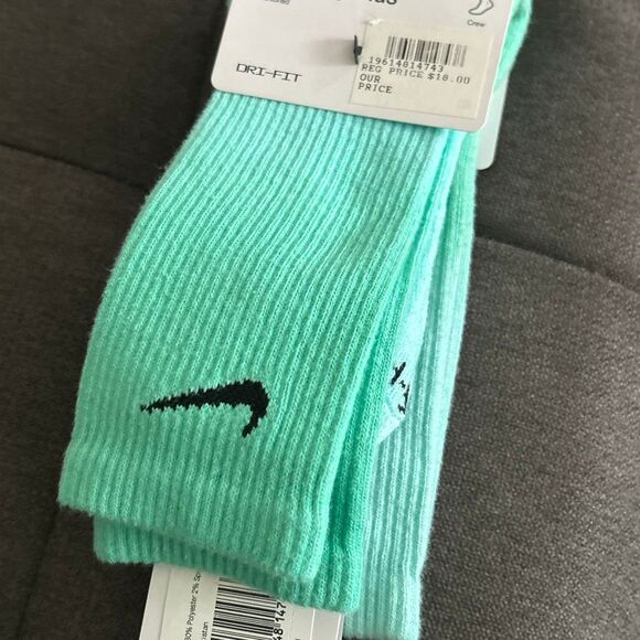 NIKE 2 Pairs "JUST DO IT" Men's/Women's COTTON CREW SOCKS green women’s 6-10 - Picture 3 of 5